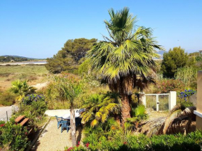studio 25M2 avec 1 canapé convertible grand confort pour 2 personnes presqu'île des Giens